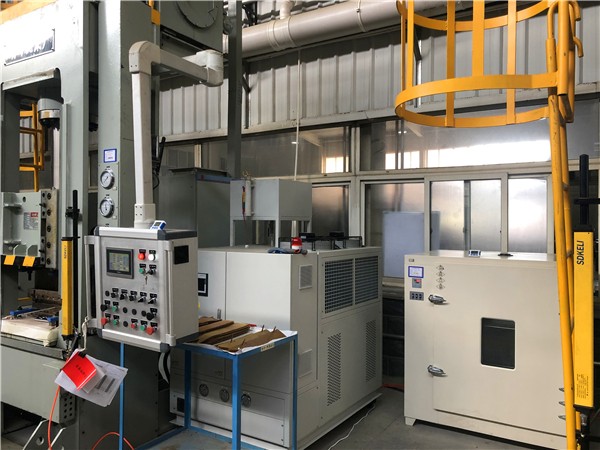 復合材料成型冷熱一體模溫機 (14) 復合材料成型冷熱一體模溫機 (14)